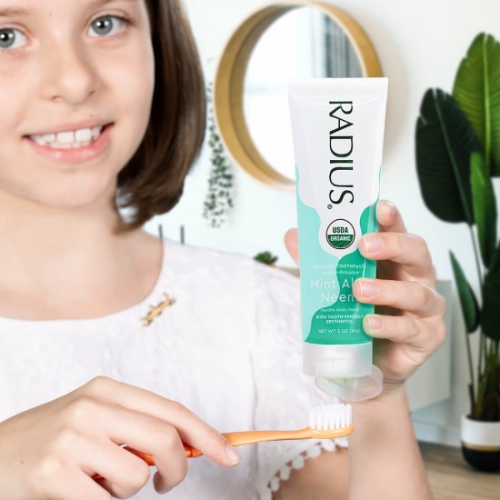 RRADIUS Organic Toothpaste Mint Aloe Neem (85 gr) RRADIUS Organic Toothpaste Mint Aloe Neem (85 gr)