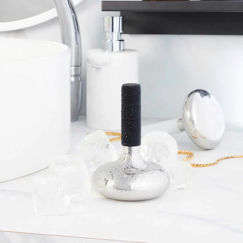 CÉLINE AHARONI FACIALISTE