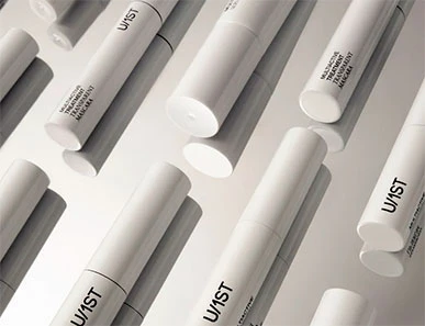 Activos de tratamiento como péptidos, vitamina C, ácido hialurónico y CBD